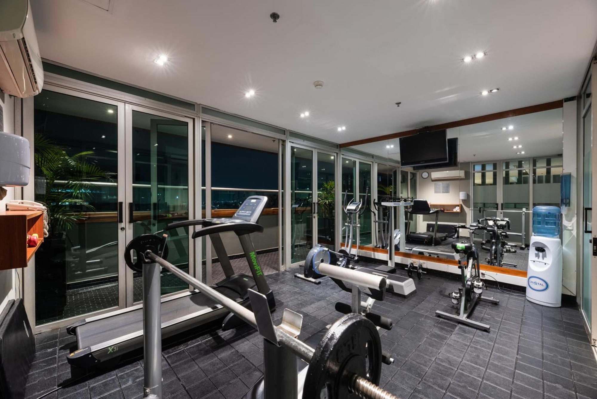 Hotel Holiday Inn Express & Suites Medellin By Ihg Экстерьер фото
