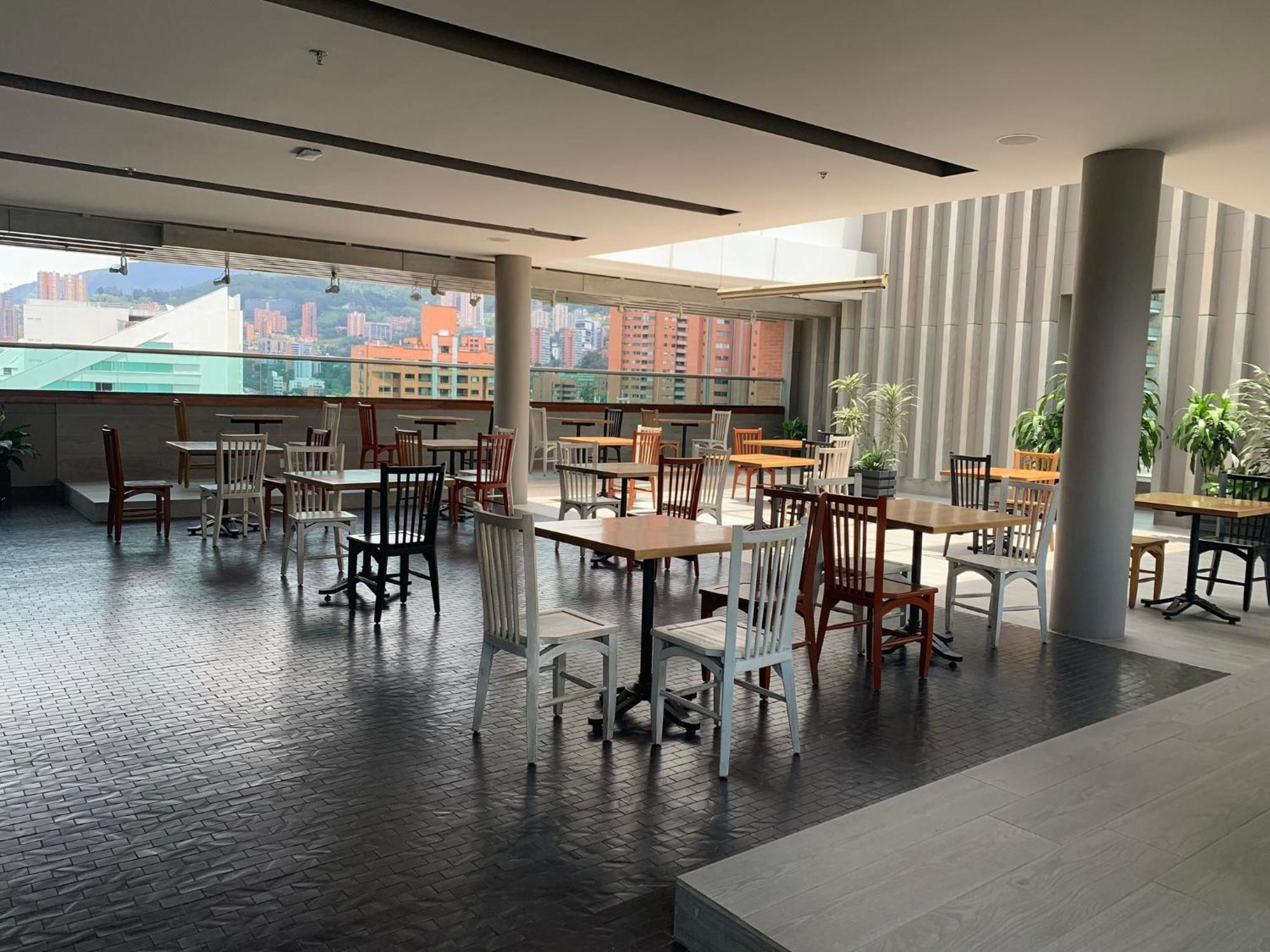 Hotel Holiday Inn Express & Suites Medellin By Ihg Экстерьер фото